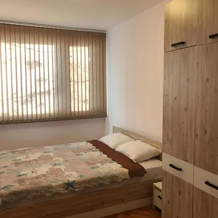 за -лазур Apartment